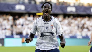 James Bogere fejrer en scoring for AGF mod Sabah FK