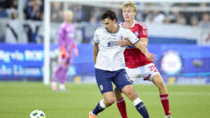 Janni Serra i kampen mod Silkeborg IF, hvor han reddede et enkelt point til AGF med sine to scoringer