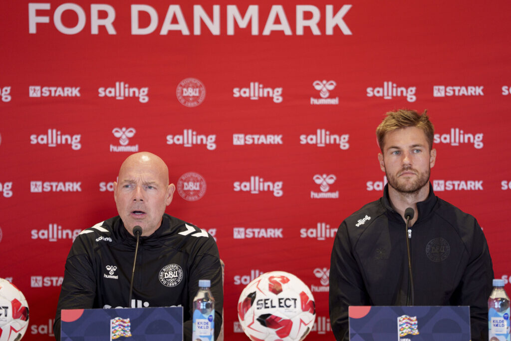 Brian Riemer og Cristiano Ronaldo på pressemøde i Parken.