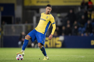 Frederik Alves på bolden under en kamp for Brøndby IF.