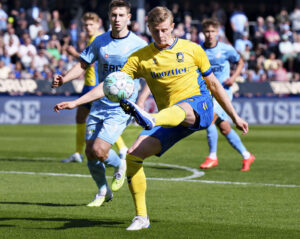 Frederik Winther i kamp for Brøndby.