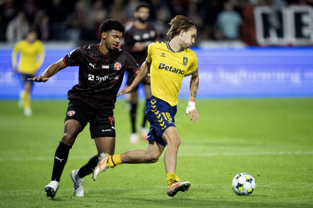 Max Ejdum i kamp for Brøndby mod FC Midtjylland.