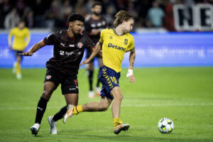 Max Ejdum i kamp for Brøndby mod FC Midtjylland.