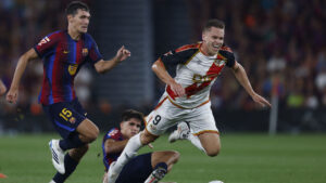 AC i aktion for FC Barcelona