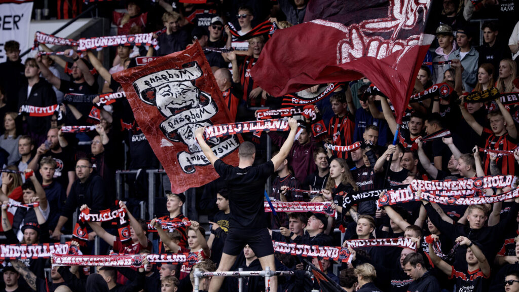 FCM fans mod FCN