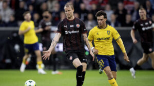 Magnus Jensen i kamp for FC Midtjylland.