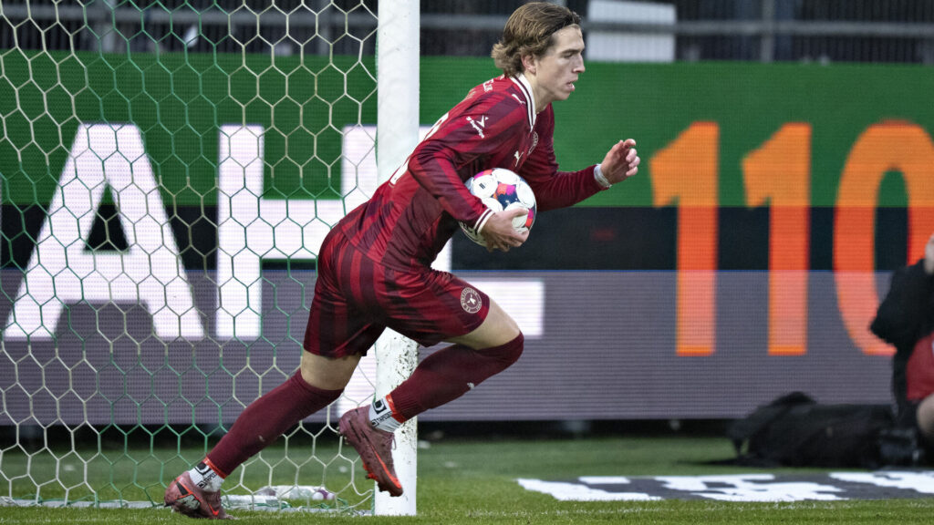 Valdemar Byskov i aktion for FC Midtjylland