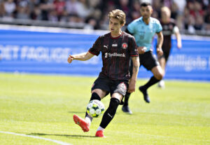 Valdemar Byskov i aktion for FC Midtjylland.