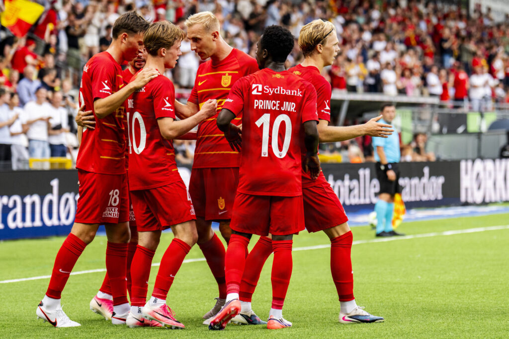 FC Nordsjælland-spillerne jubler.