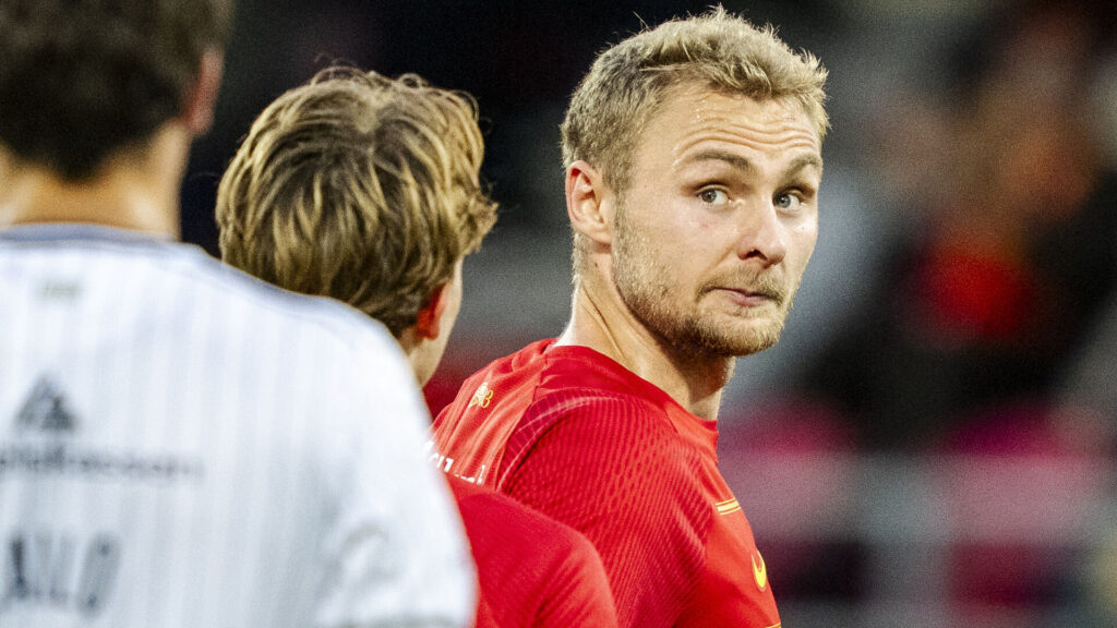 Victor Nelsson med et skævt smil.