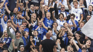 FC København-tilhængere skaber stemning under opgøret mod OB