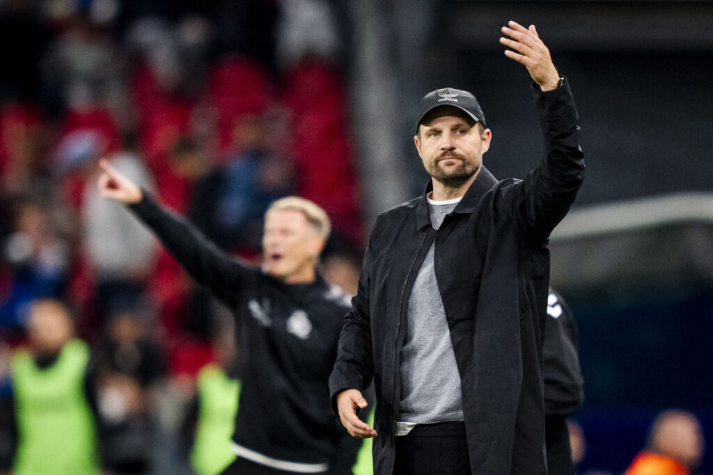 Nicki Zimling og Bo Svensson der dirigerer hver deres hold