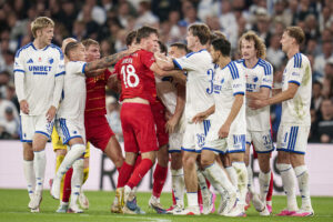 Tumult mellem FCK og FCN i Parken.