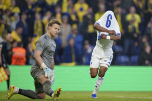 Youssoufa Moukoko jubler efter en scoring for FCK.