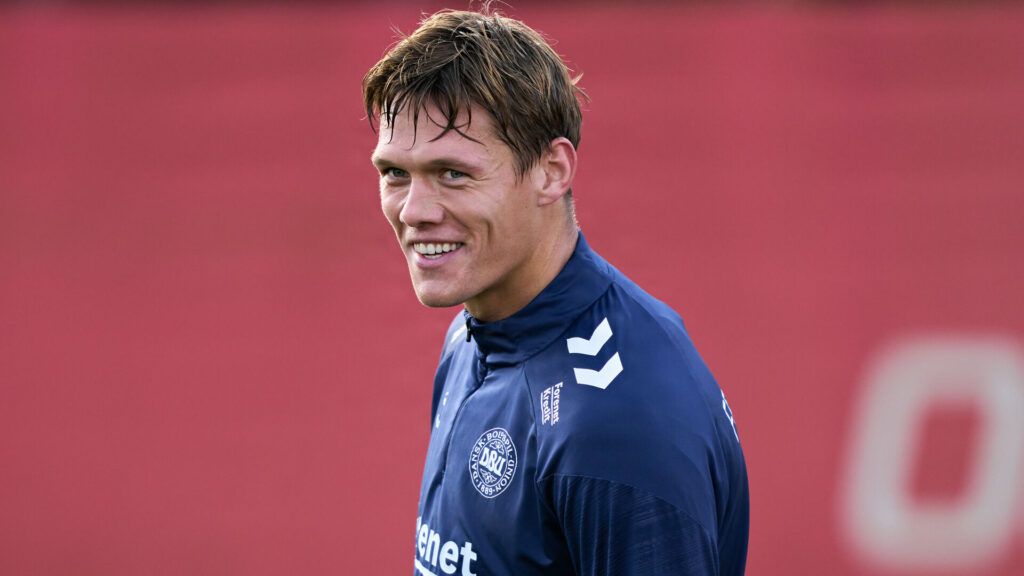 Jannik Vestergaard smiler