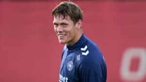 Jannik Vestergaard smiler