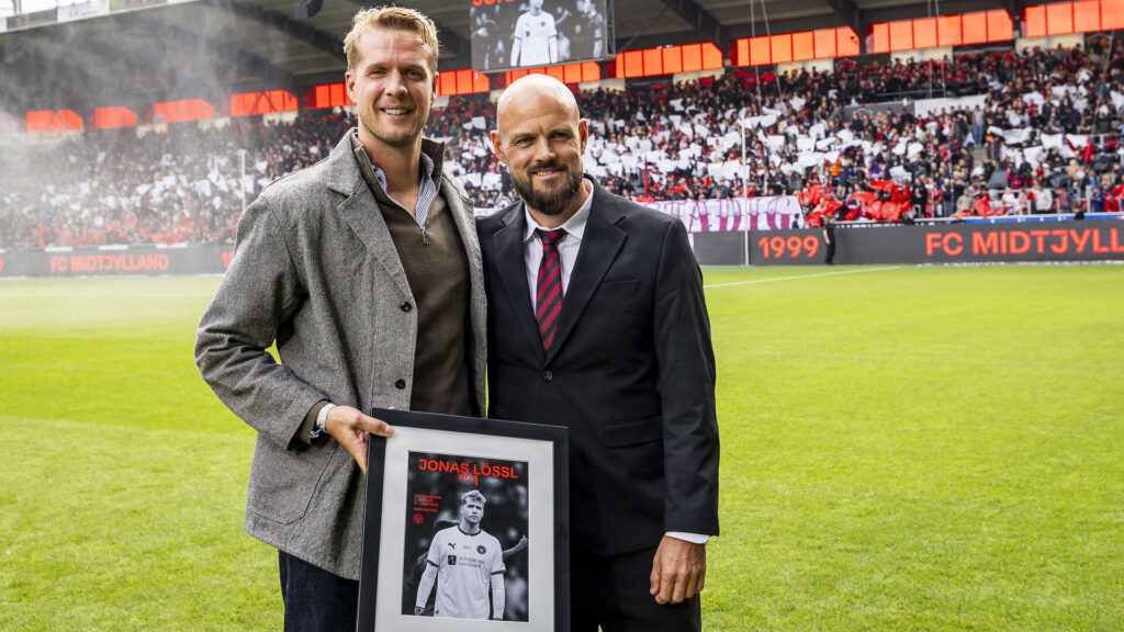 Jonas Lössl hyldes til en hjemmebanekamp på MCH Arena i denne sæson