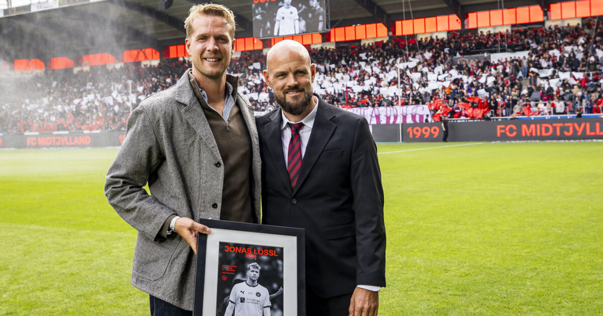 Hvem skal stå på mål? Lössl scorer som angriber Foto: Johnny Pedersen/Ritzau Scanpix
