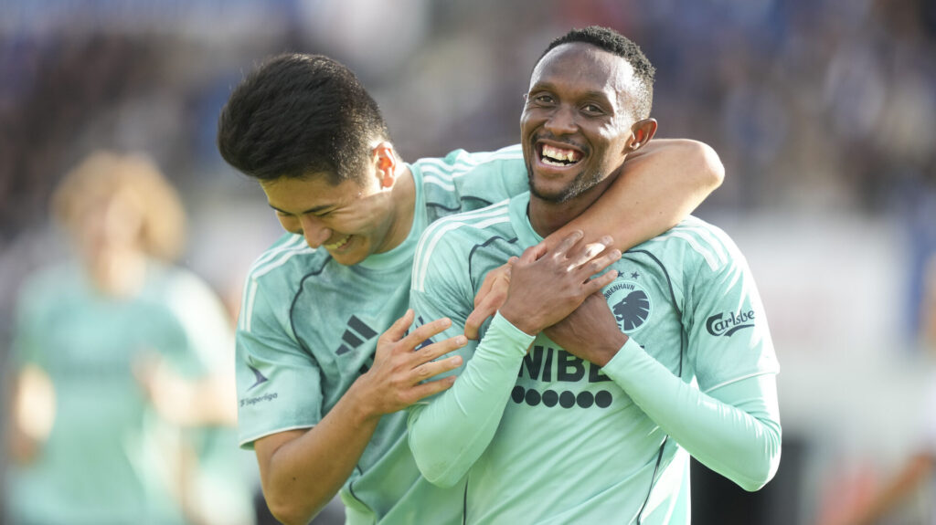 FC Københvan's Thalepo Maseko og Junnosuke Suzuki