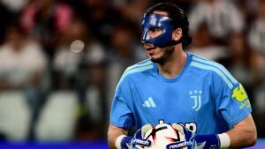Kamil Grabara i aktion for Juventus