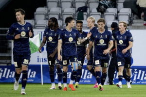 Lyngby-spillerne jubler.
