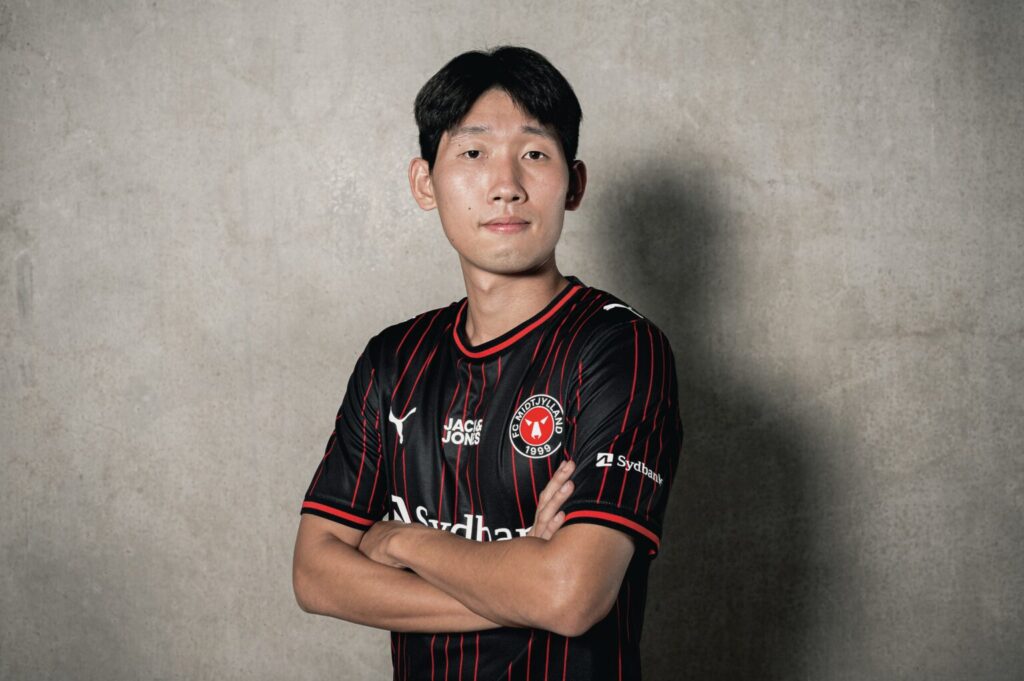 Hong Hyun-seok præsenteres i FC Midtjylland.
