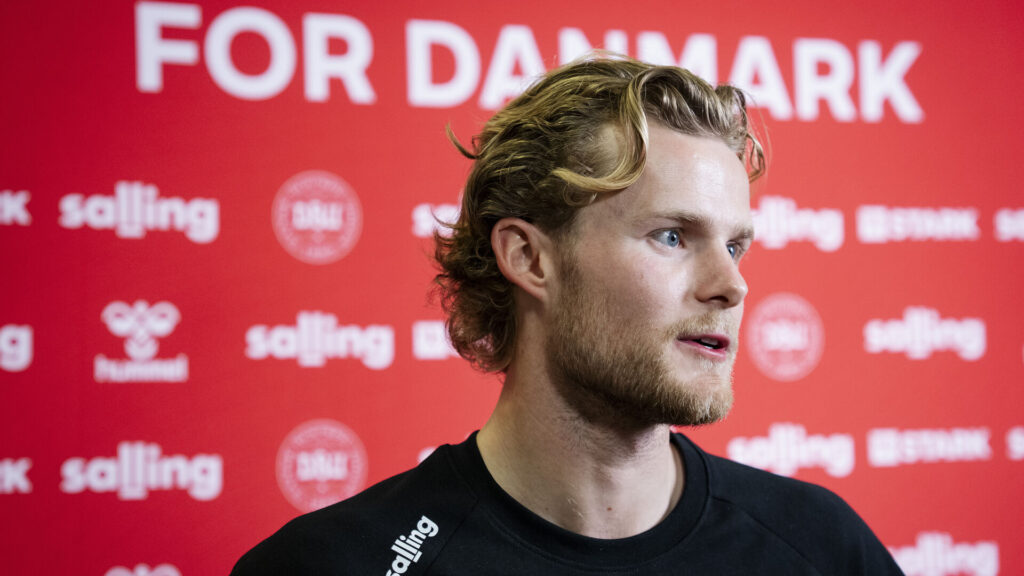 Morten Hjulmand på pressemøde med det danske landshold