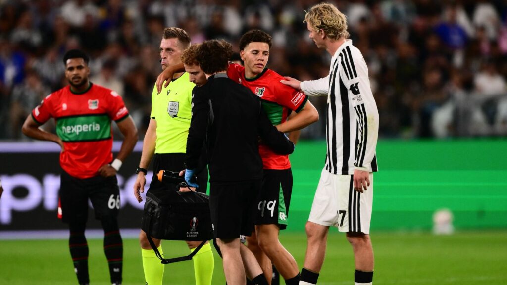 NEC Nijmegen's Clement Bischoff udgår mod Juventus i Europa League