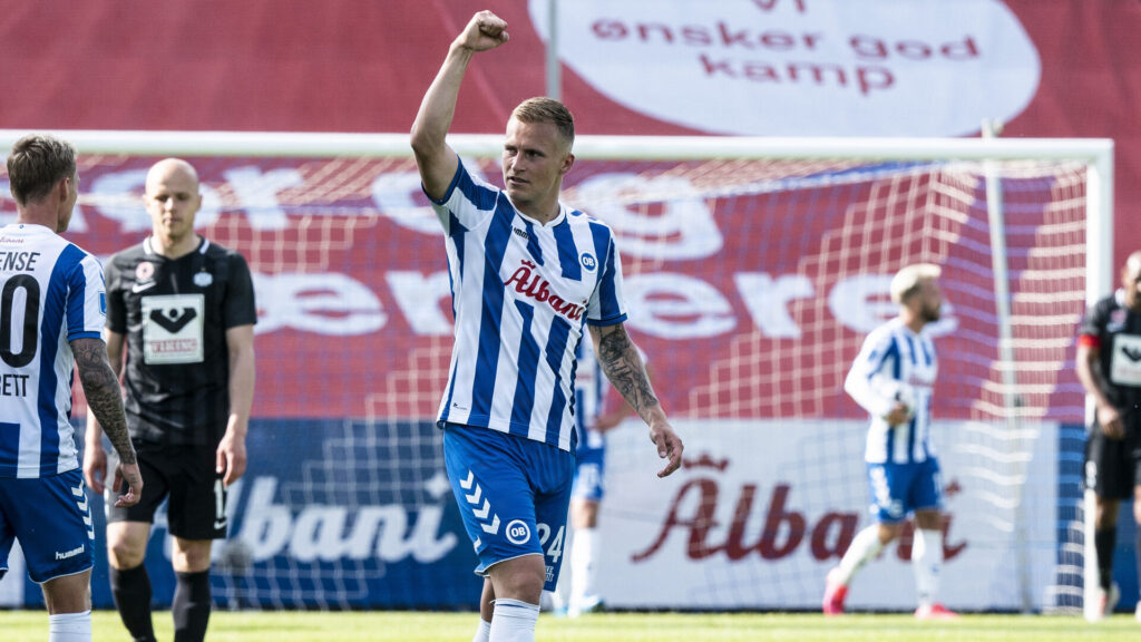 Marco Lund i kamp for OB