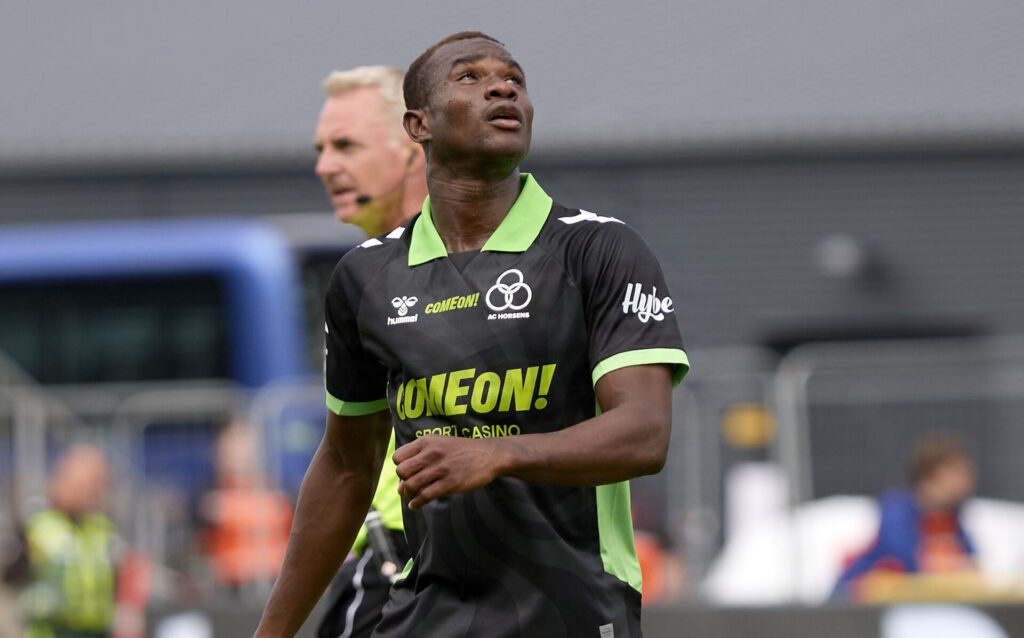 Abdul Moro i kamp for AC Horsens mod OB.