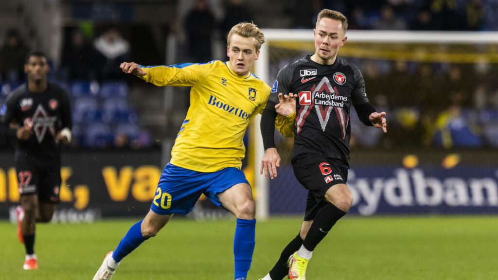Oskar Fallenius i kamp for Brøndby.