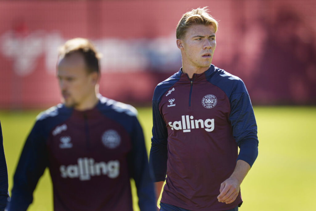 Rasmus Højlund til landsholdstræning.