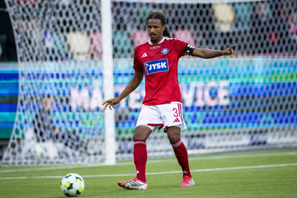 Robin Østrøm på bolden for Silkeborg IF.