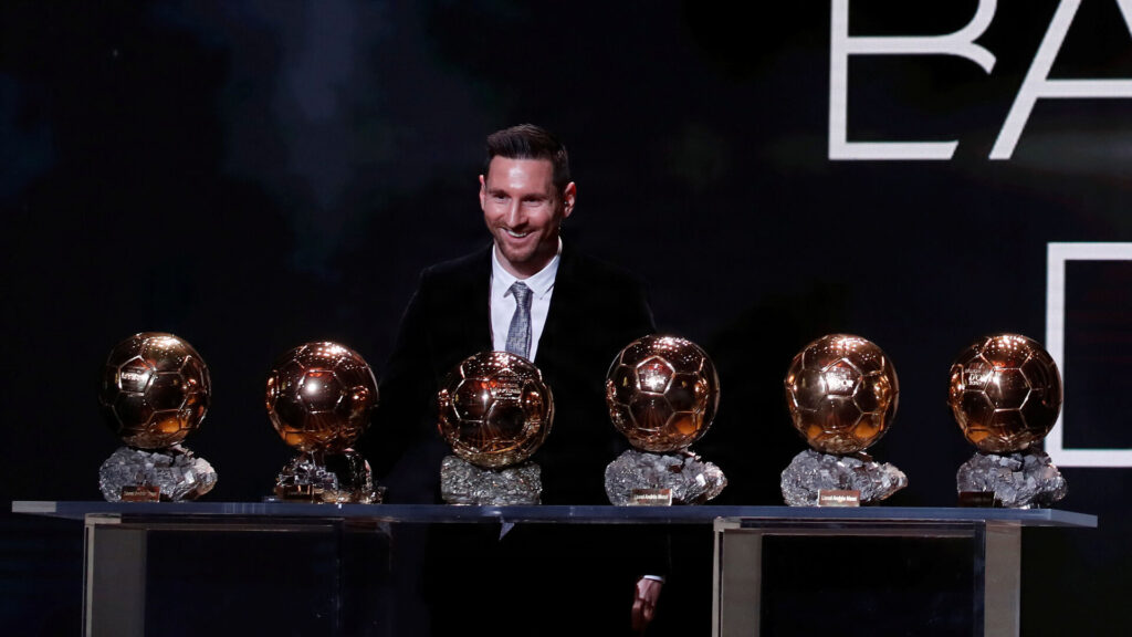 Lionel Messi med sine Ballon d'Or-træfer