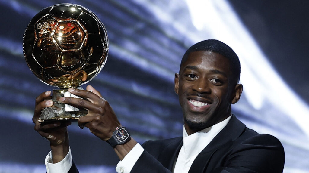Ousmane Dembélé med sin Ballon d'Or