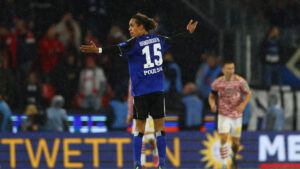 Yussuf Poulsen i kamp for HSV