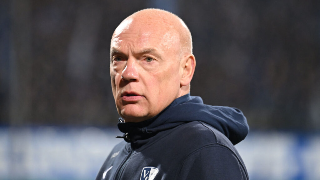 Uwe Rösler i en Bochum-jakke.