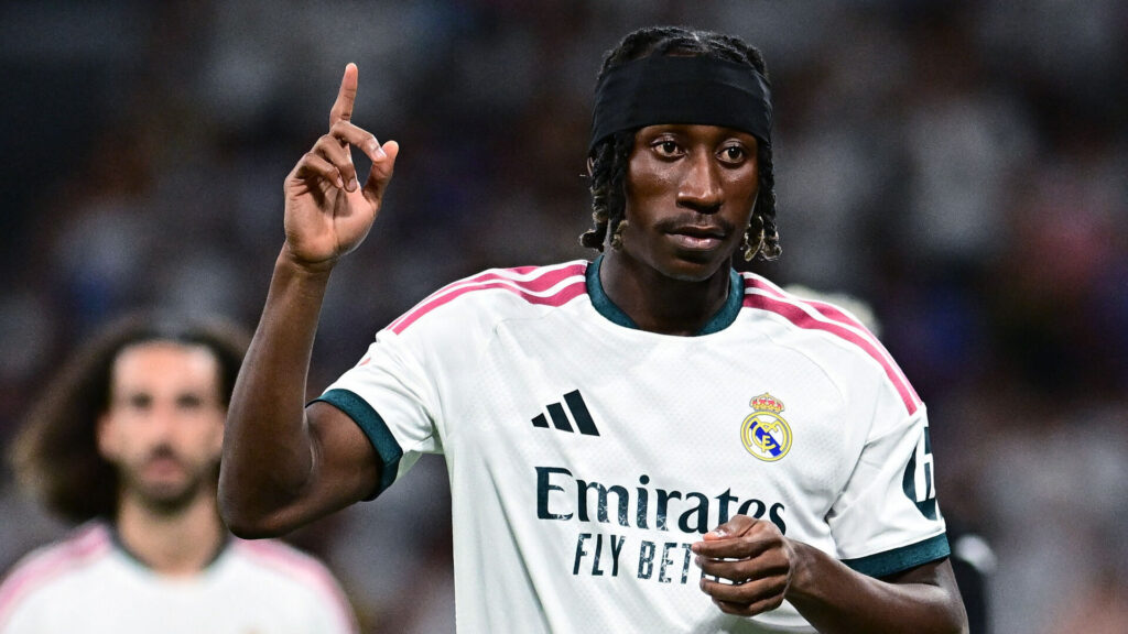 Yan Diomande i en kamp for sin nye klub Real Madrid