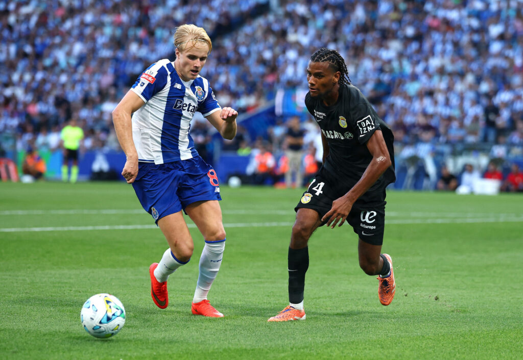 Victor Froholdt i kamp for FC Porto.