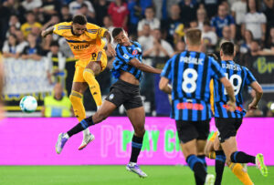 Henrik Meister i duel med Isak Hien.