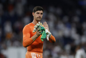 Thibaut Courtois med handskerne taget af.