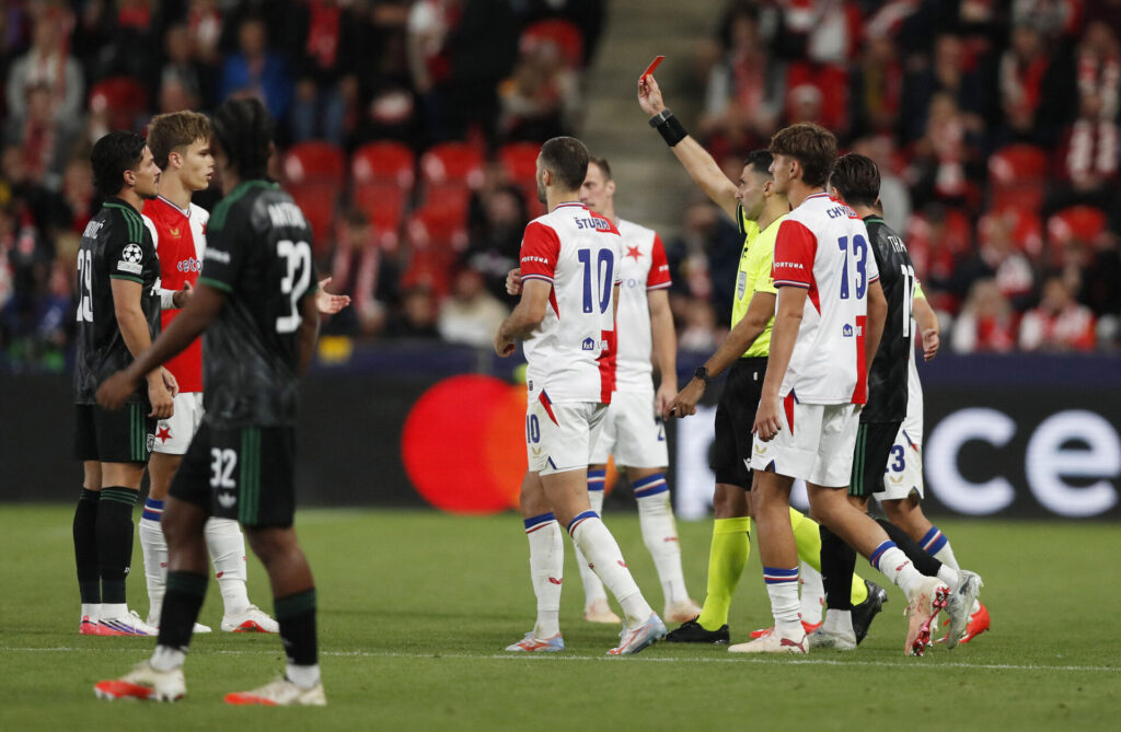Slavia Prag, Lens