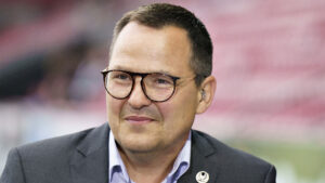 Silkeborg IF's sportschef Jesper Stüker under et interview