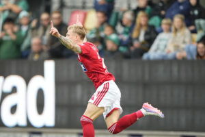 Silkeborgs Riisgaard der jubler efter sin scoring mod Viborg