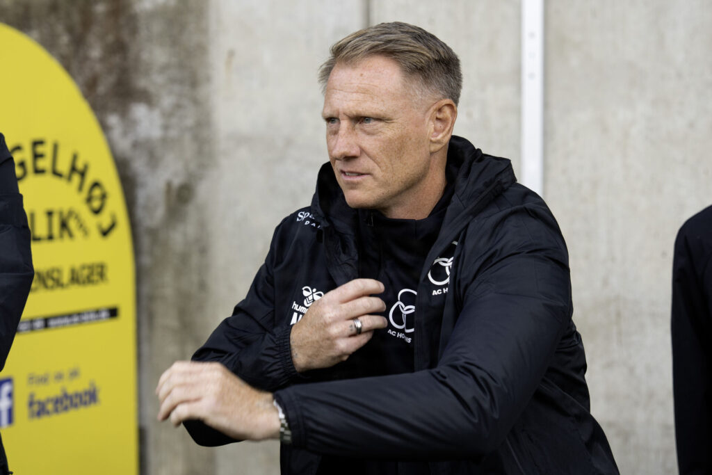Niki Zimling på sidelinjen for AC Horsens.
