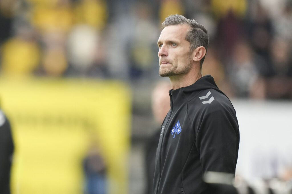 Jonas Kamper på sidelinjen,.