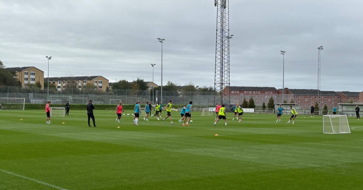 LIVE: Status fra Fredensvang: Flere profiler træner med Foto: Campo