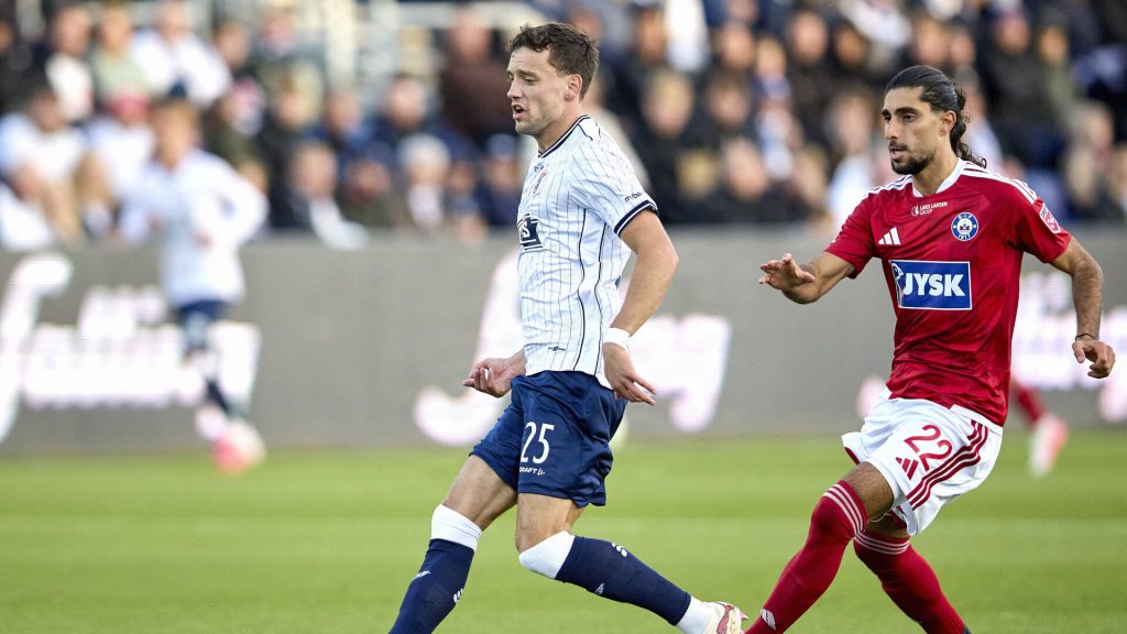 Colin Rösler i kamp for AGF.