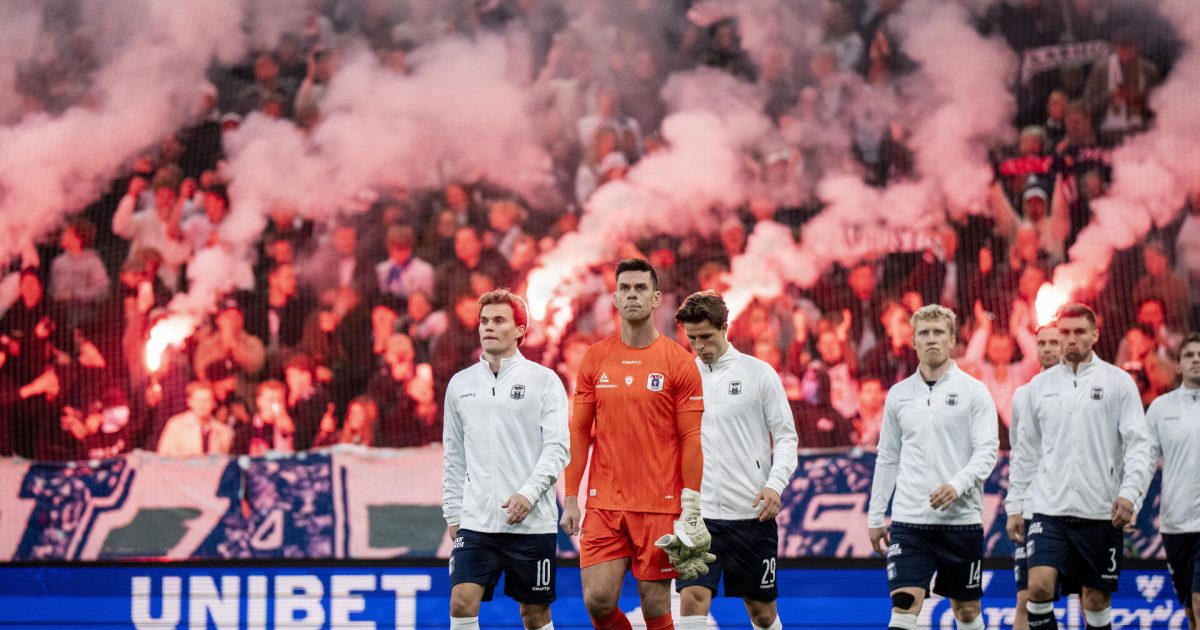 AGF får bøde for pyroshow mod FC København Foto: Sebastian Elias Uth/Ritzau Scanpix