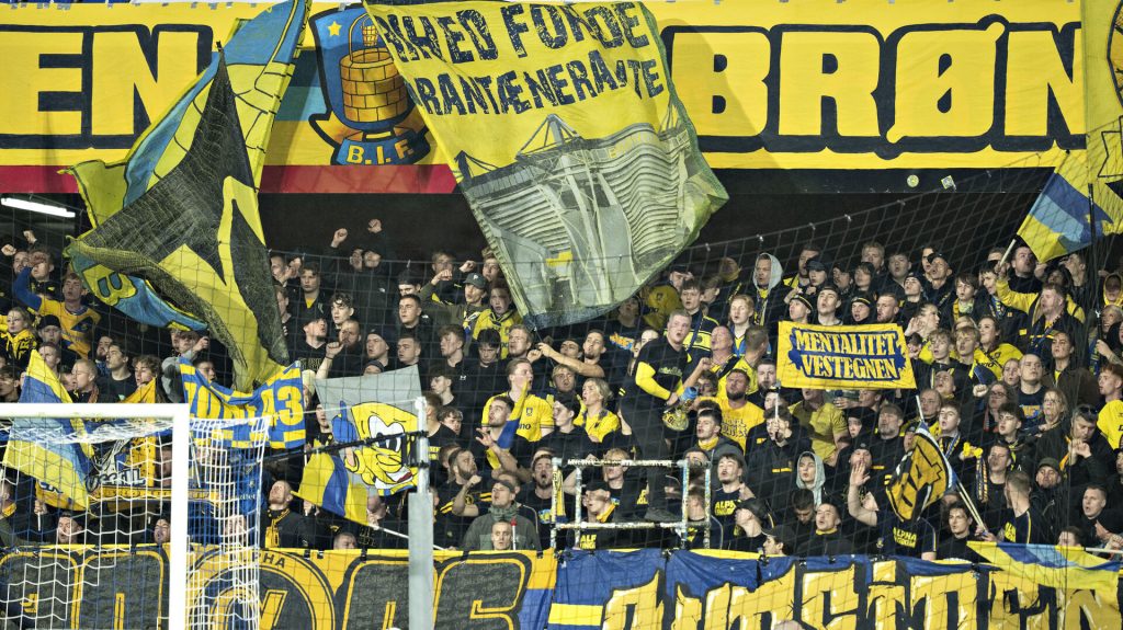 Brøndby-fans under en kamp mod Randers FC